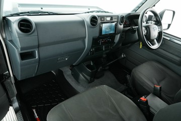 https://vehicle-cdn.autoleague.cloud/30641_U513274_23.jpg