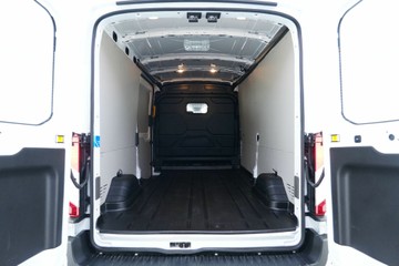 https://vehicle-cdn.autoleague.cloud/30641_U513287_11.jpg