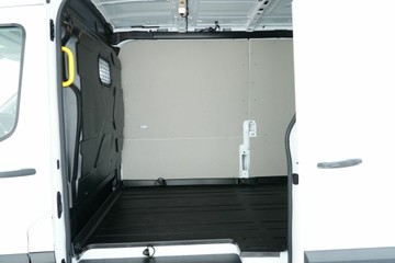 https://vehicle-cdn.autoleague.cloud/30641_U513287_12.jpg