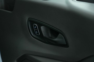 https://vehicle-cdn.autoleague.cloud/30641_U513287_16.jpg