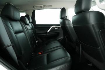 https://vehicle-cdn.autoleague.cloud/30641_U513292_13.jpg