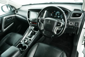 https://vehicle-cdn.autoleague.cloud/30641_U513292_16.jpg