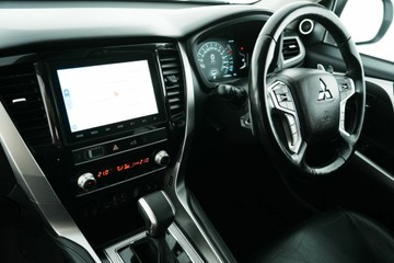 https://vehicle-cdn.autoleague.cloud/30641_U513292_27.jpg