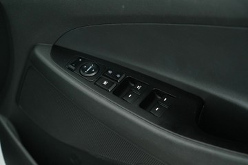 https://vehicle-cdn.autoleague.cloud/30641_U513293_24.jpg