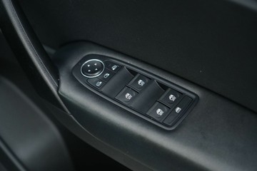 https://vehicle-cdn.autoleague.cloud/30641_U513300_17.jpg