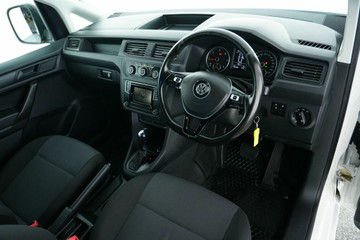 https://vehicle-cdn.autoleague.cloud/30641_U513314_16.jpg