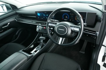 https://vehicle-cdn.autoleague.cloud/30641_U513323_15.jpg