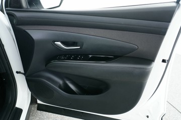 https://vehicle-cdn.autoleague.cloud/30641_U513323_16.jpg