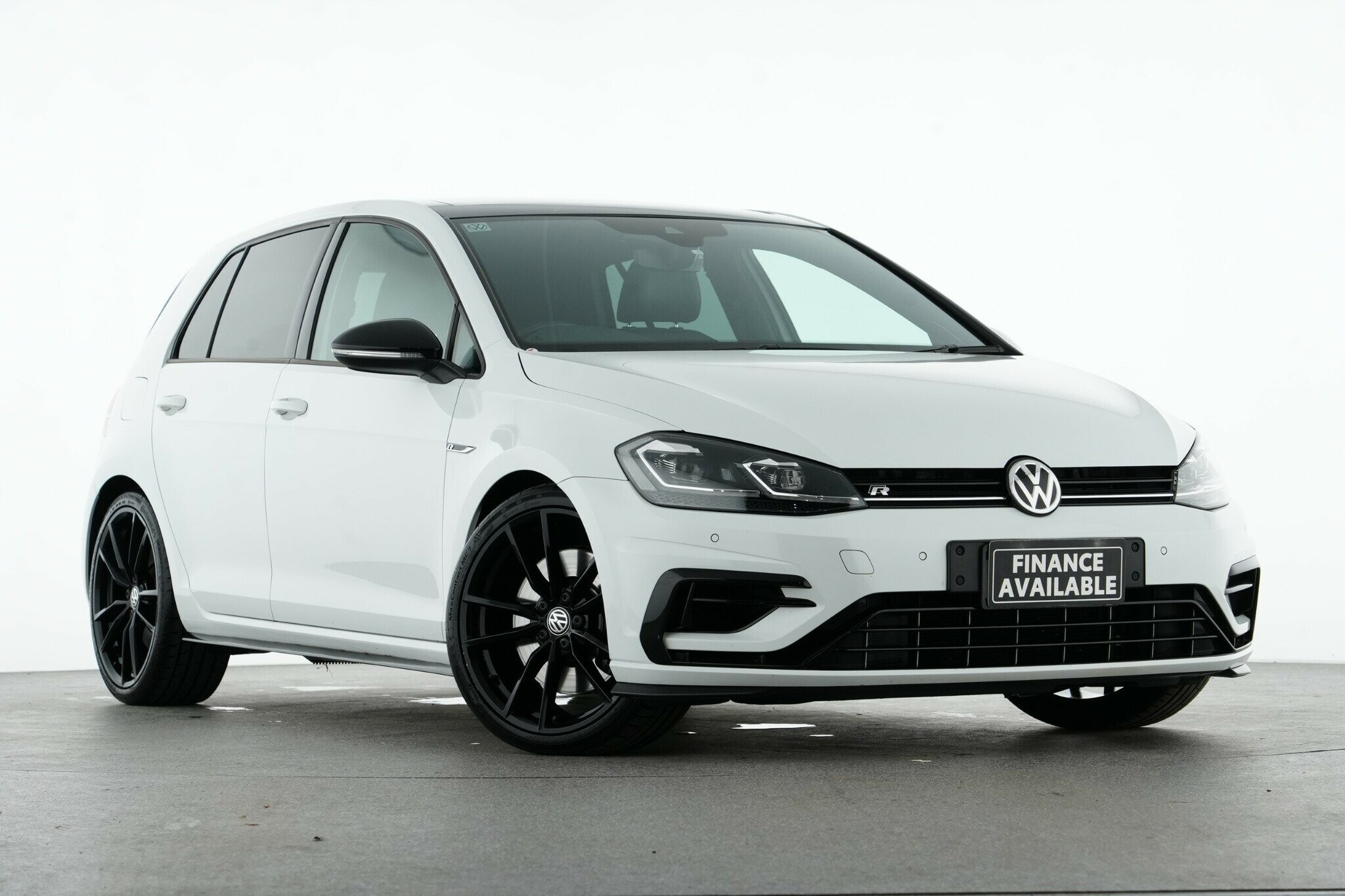 Volkswagen Golf image 1