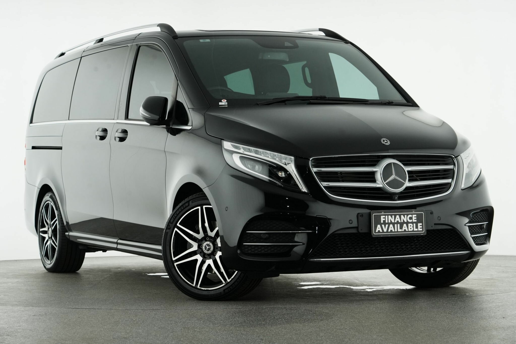 Mercedes Benz V-class image 1
