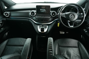 https://vehicle-cdn.autoleague.cloud/30641_U513328_13.jpg