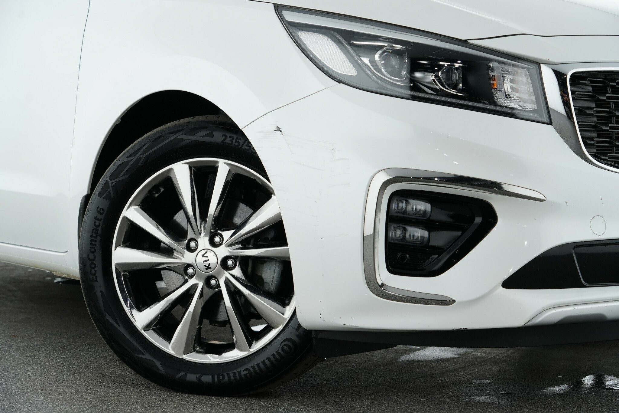 Kia Carnival image 2