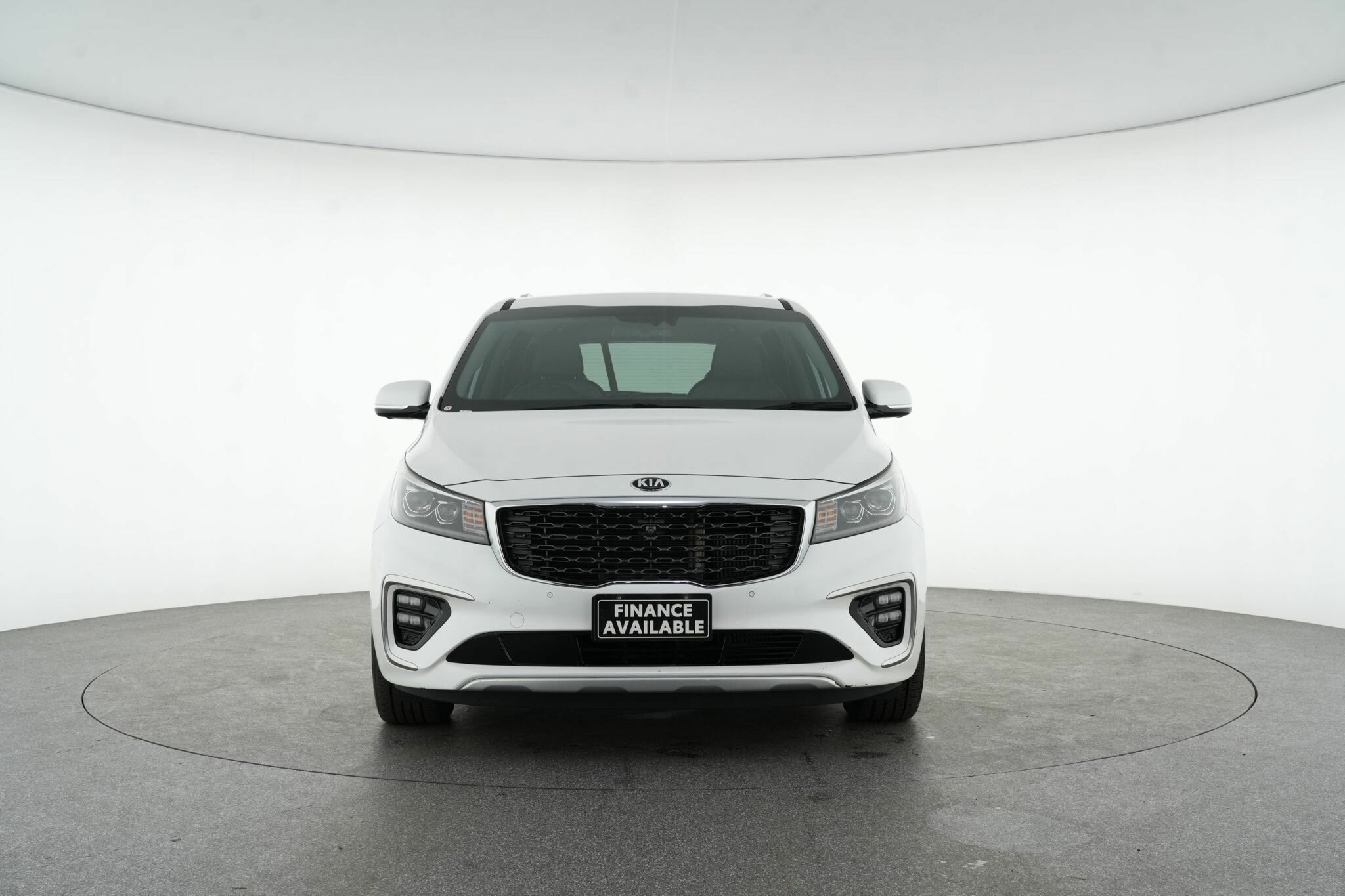 Kia Carnival image 3