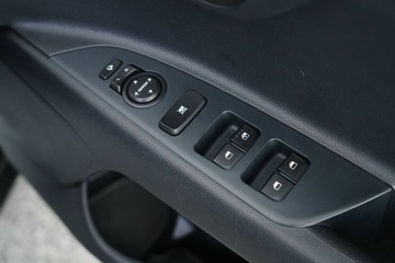 https://vehicle-cdn.autoleague.cloud/30641_U513337_18.jpg
