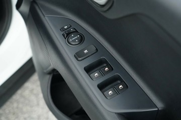 https://vehicle-cdn.autoleague.cloud/30641_U513338_14.jpg