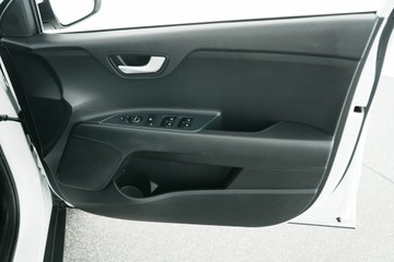 https://vehicle-cdn.autoleague.cloud/30641_U513341_13.jpg