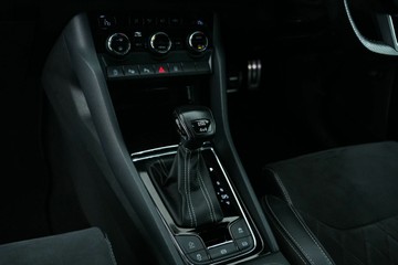 https://vehicle-cdn.autoleague.cloud/30641_U513351_28.jpg