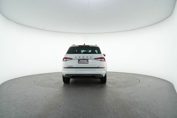 https://vehicle-cdn.autoleague.cloud/30641_U513351_6.jpg
