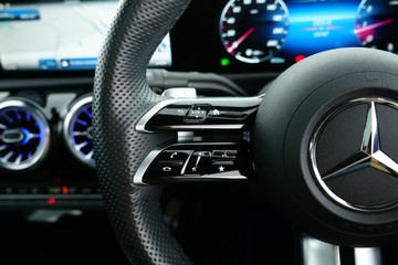 https://vehicle-cdn.autoleague.cloud/30641_U513353_23.jpg