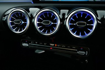 https://vehicle-cdn.autoleague.cloud/30641_U513353_26.jpg