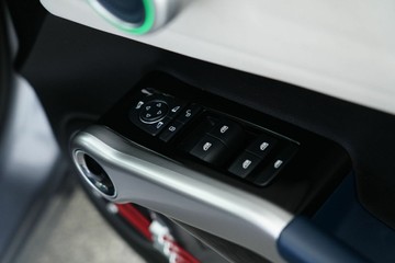 https://vehicle-cdn.autoleague.cloud/30641_U513356_19.jpg