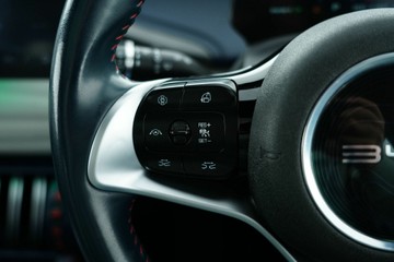 https://vehicle-cdn.autoleague.cloud/30641_U513356_23.jpg