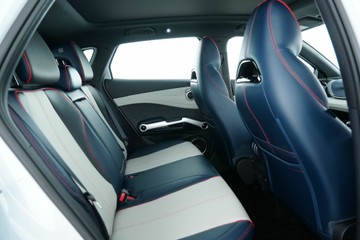 https://vehicle-cdn.autoleague.cloud/30641_U513357_14.jpg