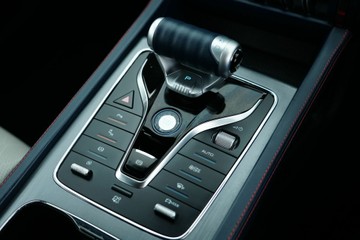 https://vehicle-cdn.autoleague.cloud/30641_U513357_26.jpg