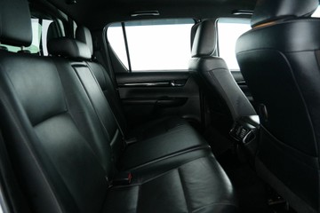 https://vehicle-cdn.autoleague.cloud/30641_U513359_16.jpg