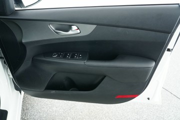 https://vehicle-cdn.autoleague.cloud/30641_U513373_16.jpg