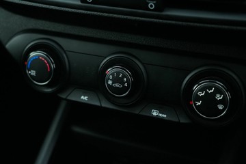 https://vehicle-cdn.autoleague.cloud/30641_U513373_23.jpg