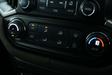 https://vehicle-cdn.autoleague.cloud/30641_U513384_26.jpg