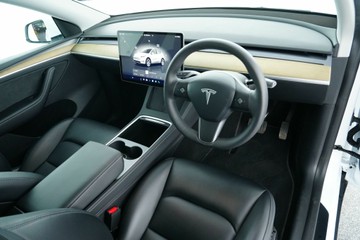https://vehicle-cdn.autoleague.cloud/30641_U513385_17.jpg