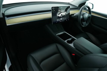 https://vehicle-cdn.autoleague.cloud/30641_U513385_24.jpg
