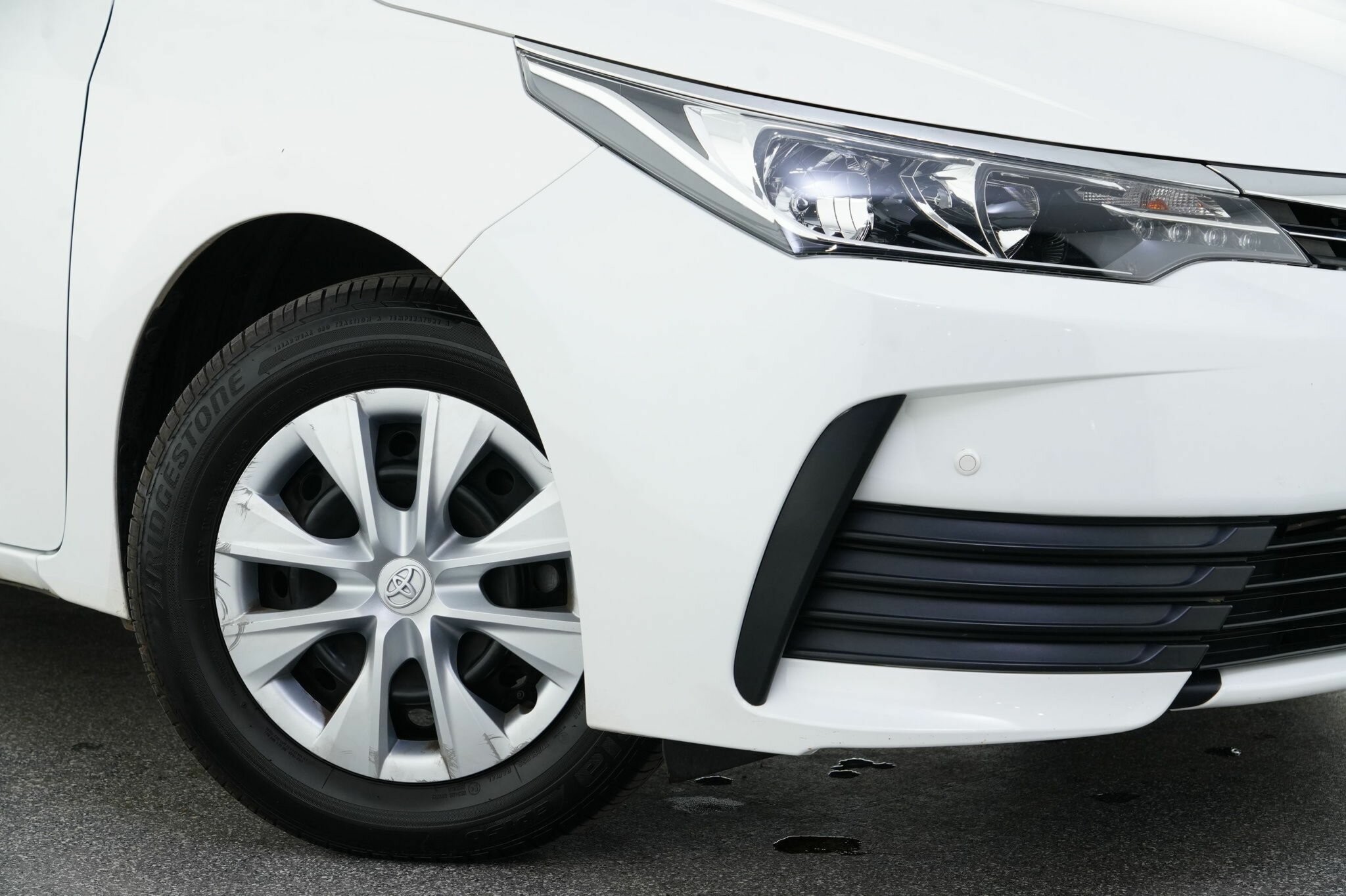 Toyota Corolla image 2