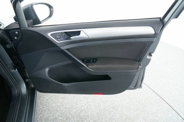 https://vehicle-cdn.autoleague.cloud/30641_U513405_15.jpg