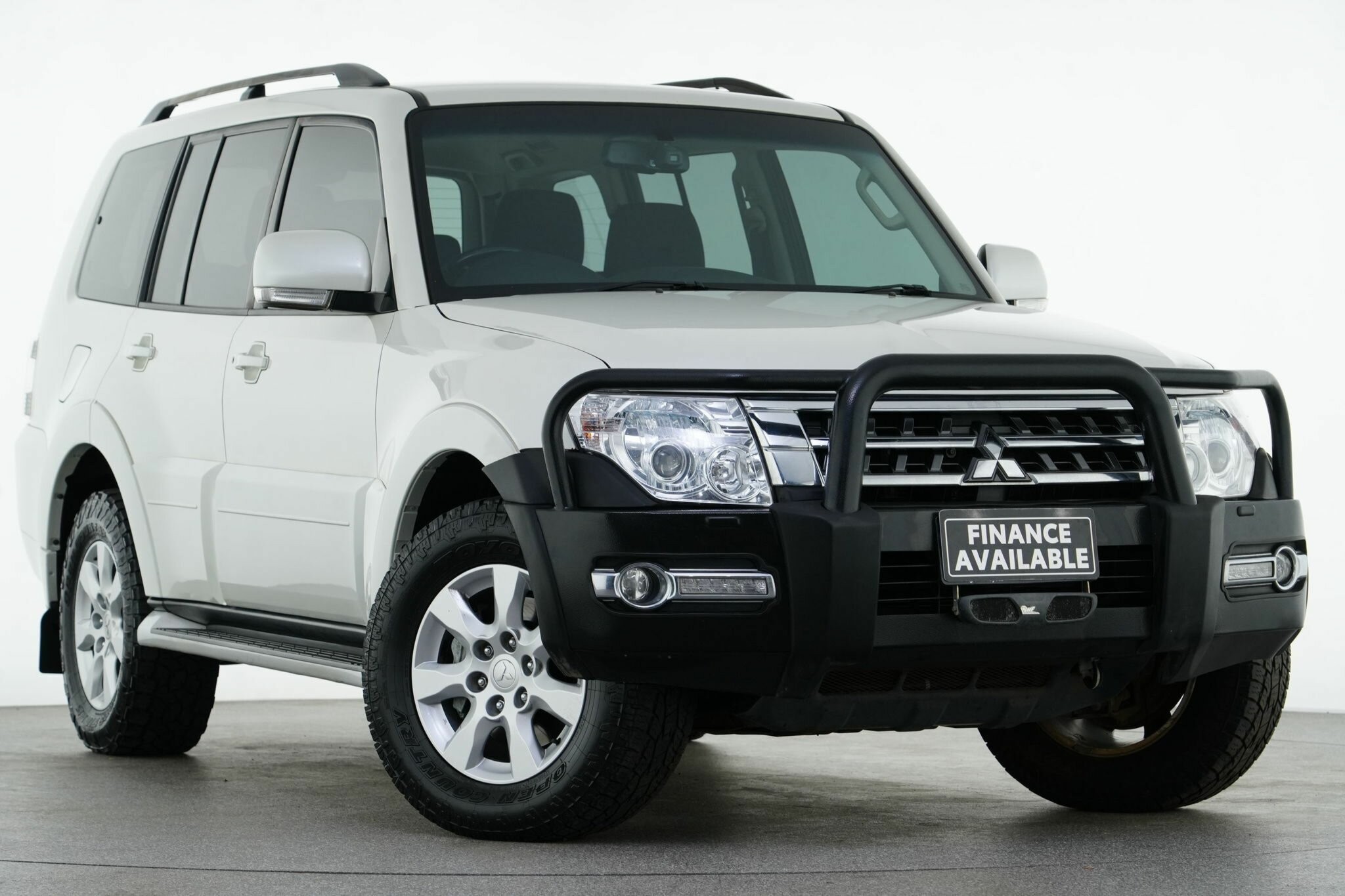 Mitsubishi Pajero image 1