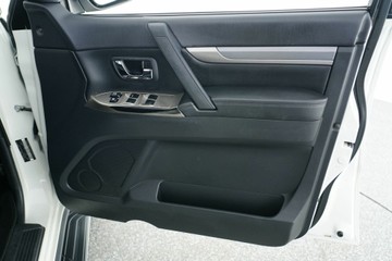 https://vehicle-cdn.autoleague.cloud/30641_U513413_18.jpg