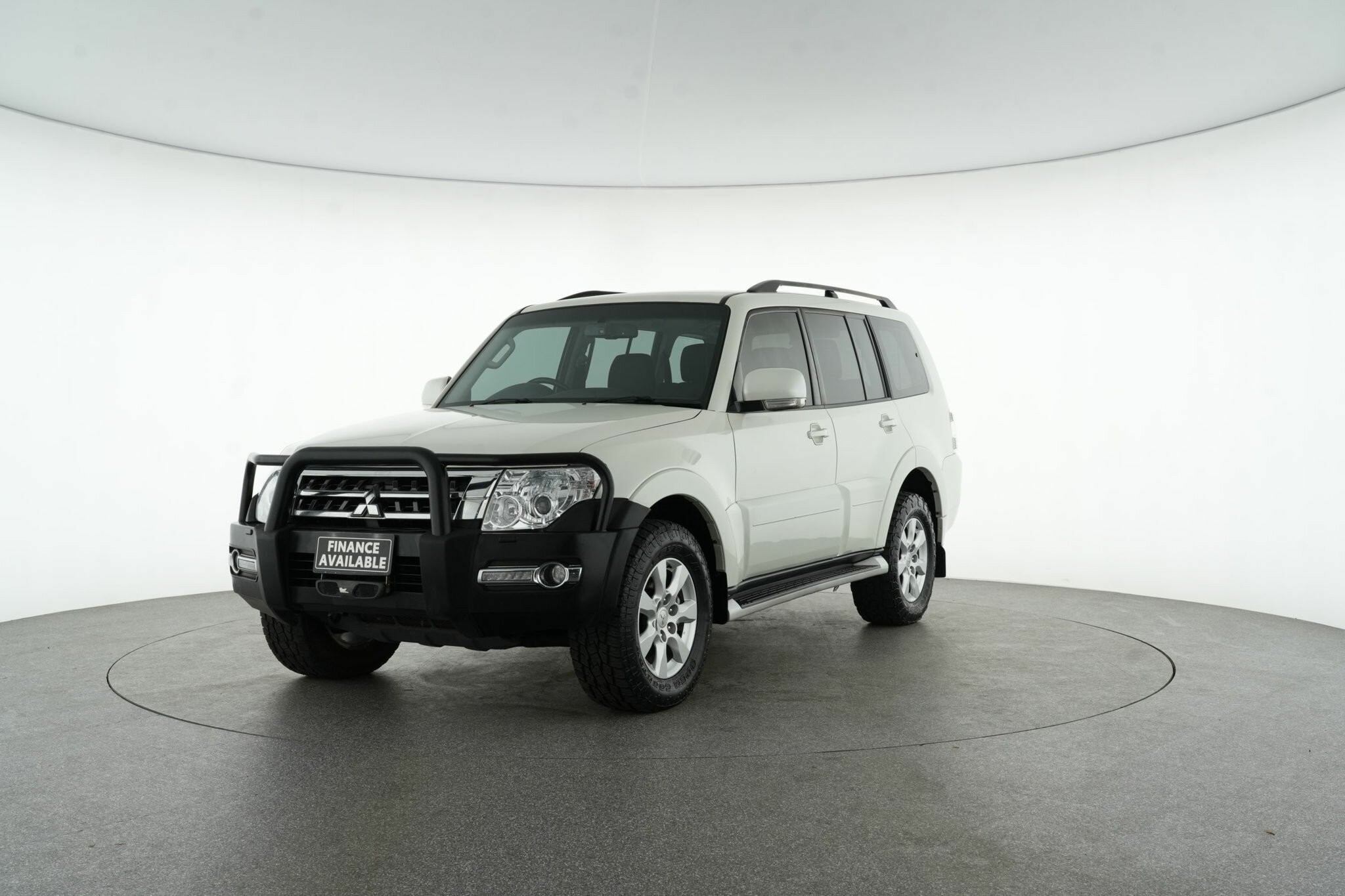 Mitsubishi Pajero image 4