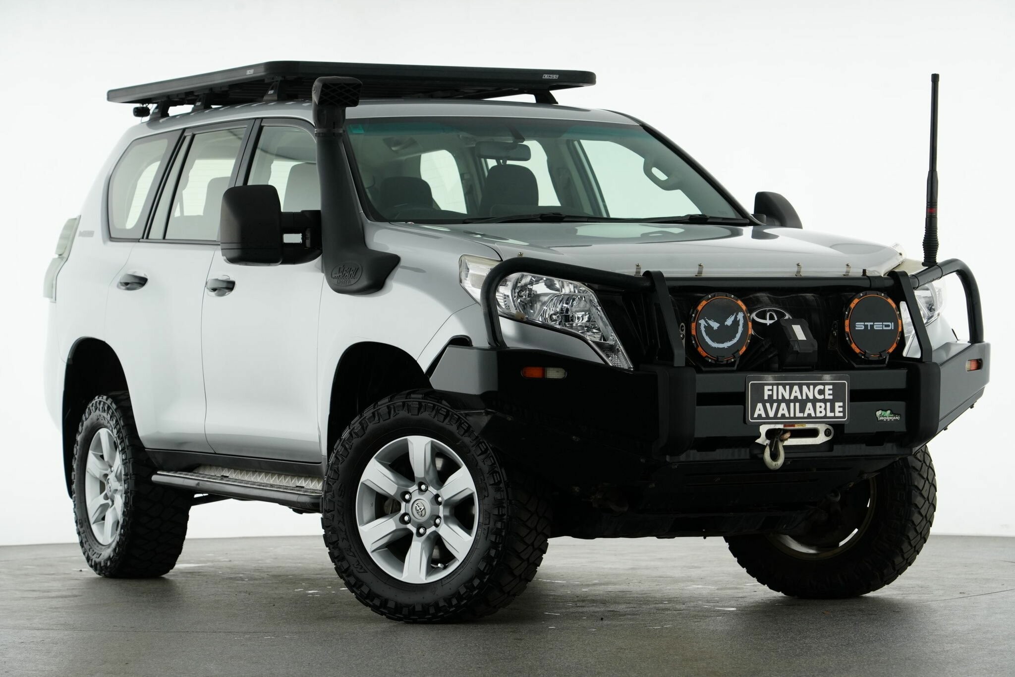 Toyota Landcruiser Prado image 1