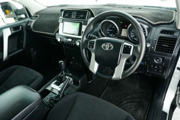 https://vehicle-cdn.autoleague.cloud/30641_U513416_19.jpg