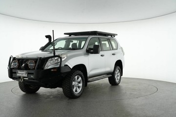 https://vehicle-cdn.autoleague.cloud/30641_U513416_4.jpg