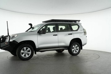 https://vehicle-cdn.autoleague.cloud/30641_U513416_5.jpg