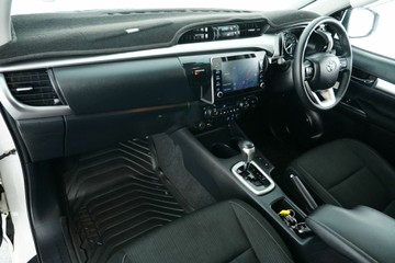 https://vehicle-cdn.autoleague.cloud/30641_U513417_26.jpg