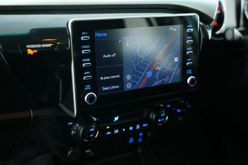 https://vehicle-cdn.autoleague.cloud/30641_U513417_28.jpg