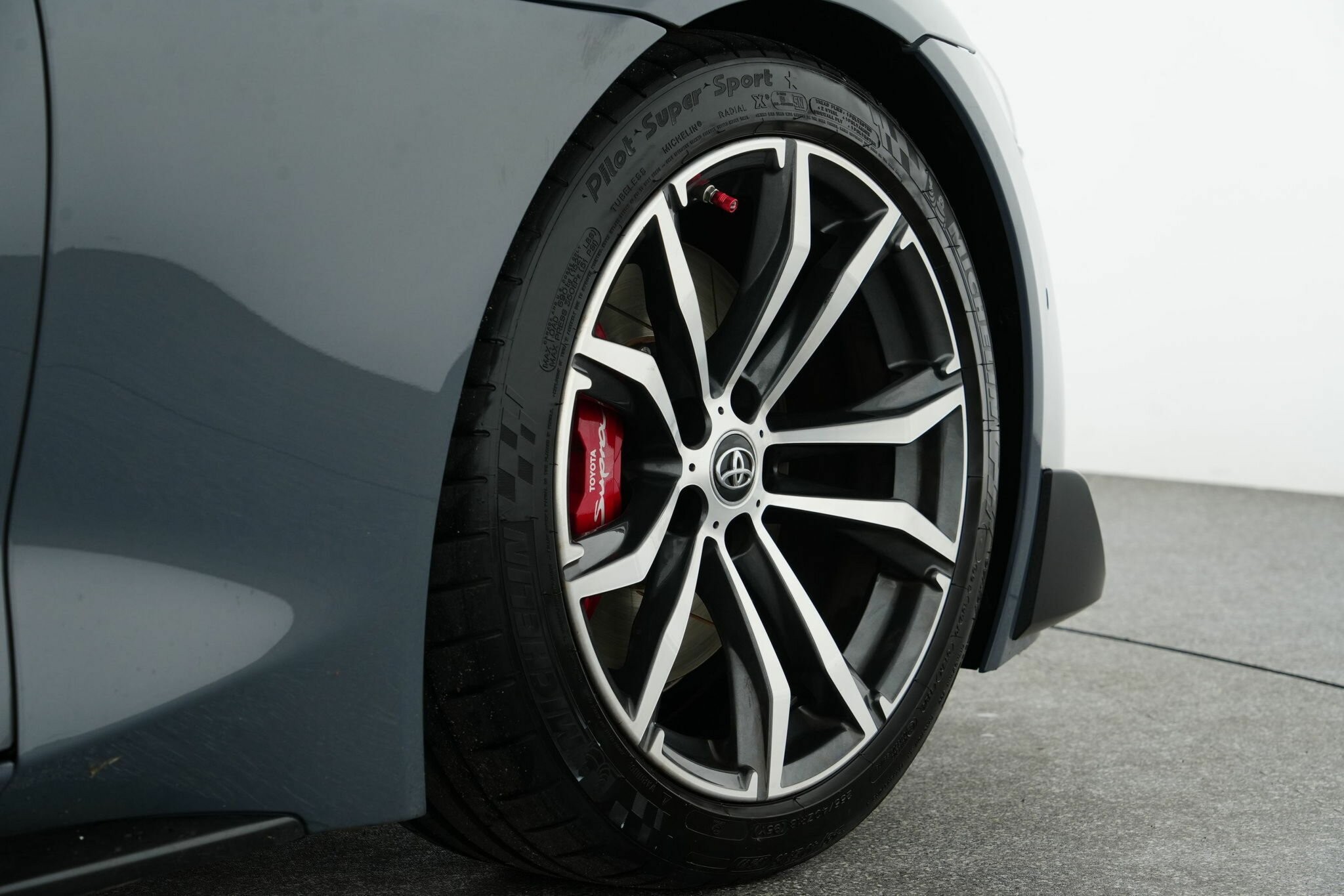 Toyota Supra image 3