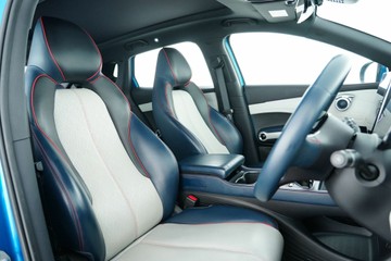 https://vehicle-cdn.autoleague.cloud/30641_U513425_15.jpg