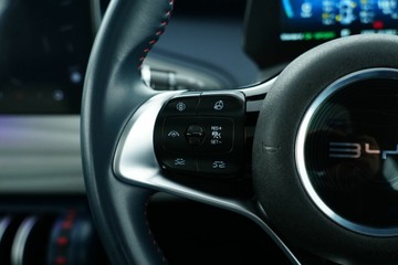 https://vehicle-cdn.autoleague.cloud/30641_U513425_22.jpg
