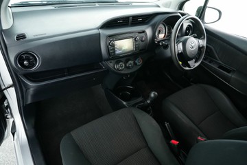 https://vehicle-cdn.autoleague.cloud/30641_U513426_24.jpg