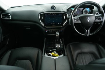 https://vehicle-cdn.autoleague.cloud/30641_U513428_15.jpg